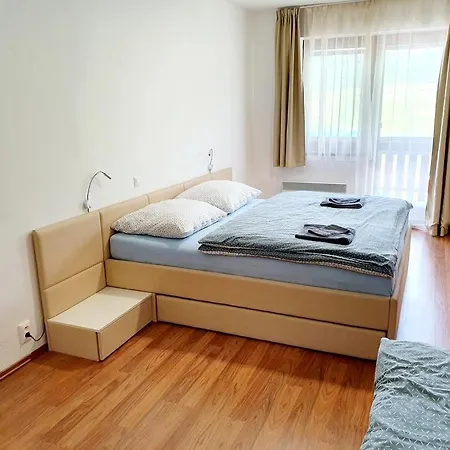 Apartment 27, Kamzik